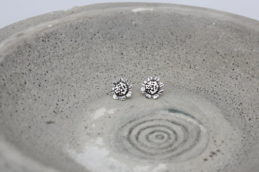 Daisy earstuds