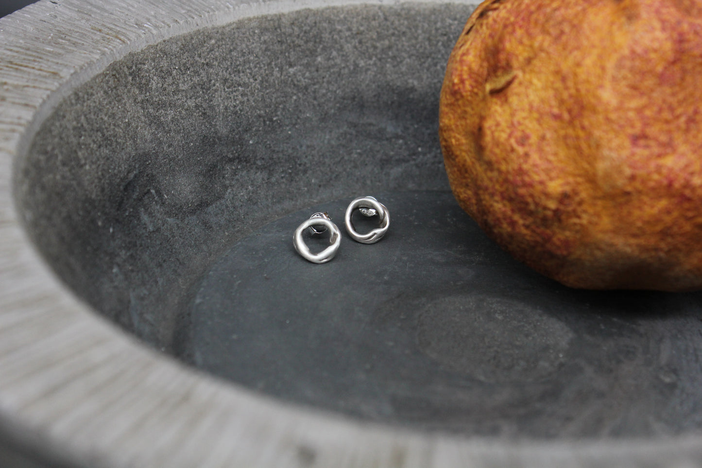 Circle stud earrings