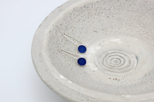 Round shape blue earrings