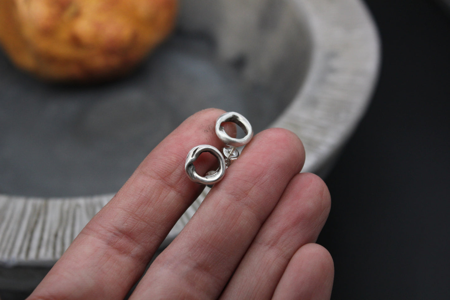 Circle stud earrings