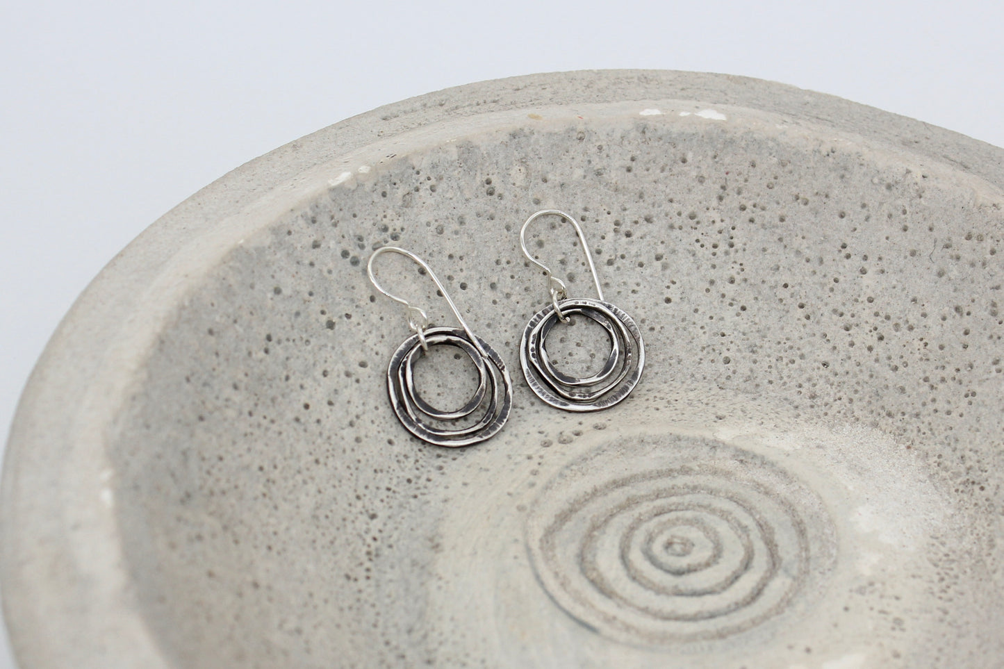 Hammered rings earrings small