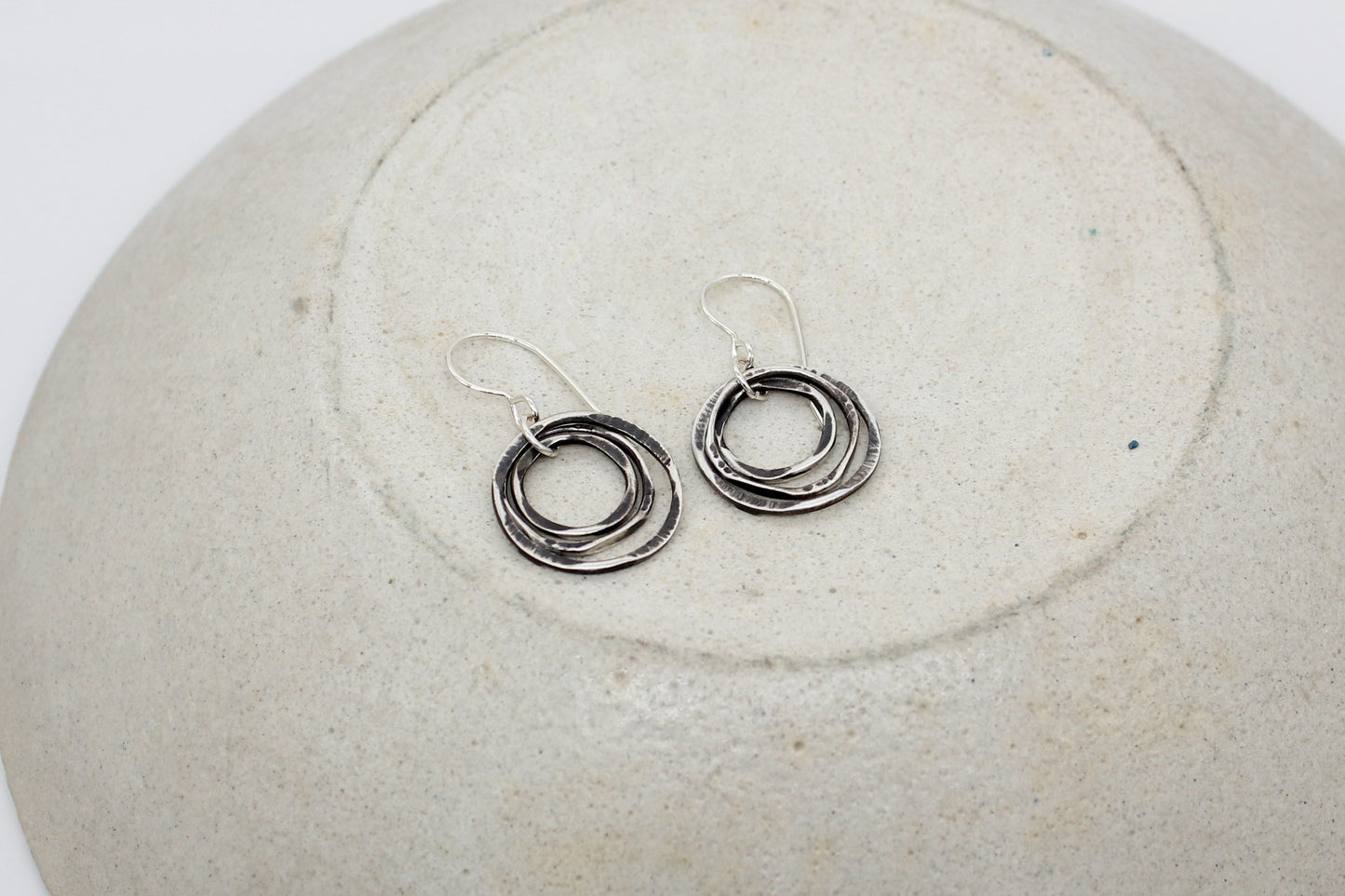 Hammered rings earrings small