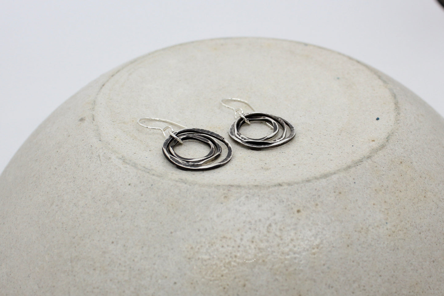 Hammered rings earrings small