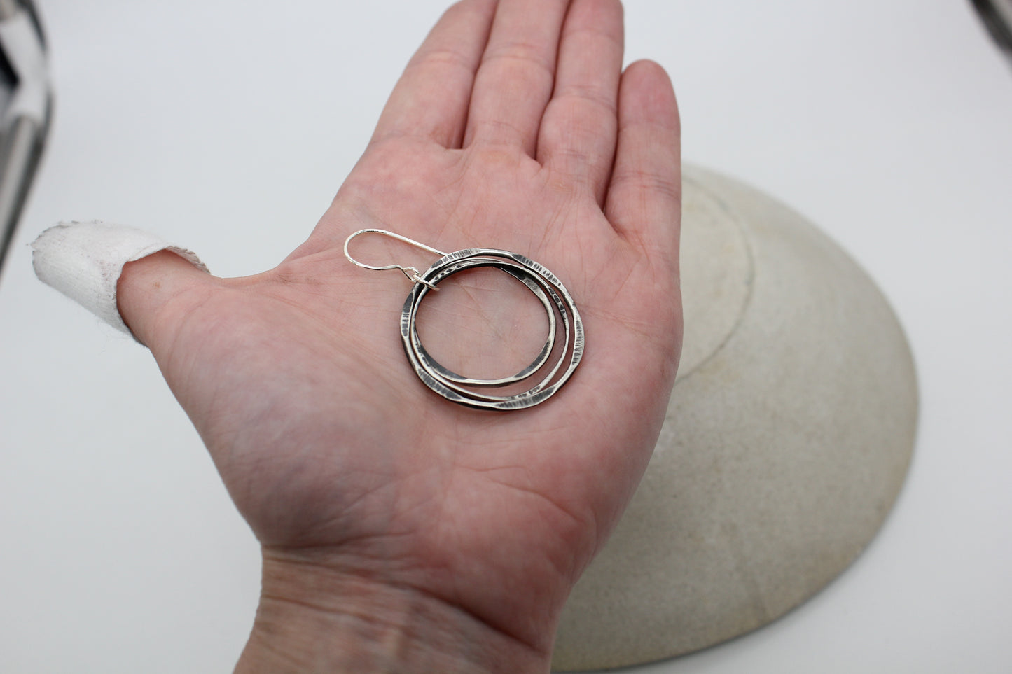 Hammered rings earrings large