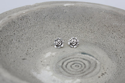 Daisy earstuds