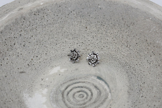Daisy earstuds