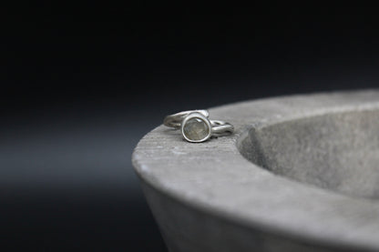 One of a kind labradorite ring