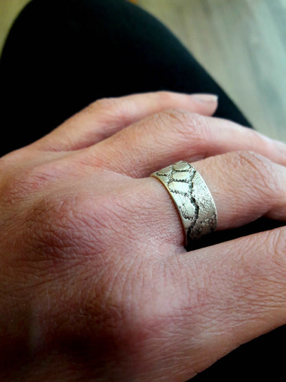Lace texture sterling silver ring, unisex