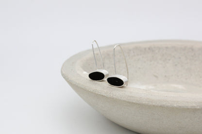 Oval shape black earrings