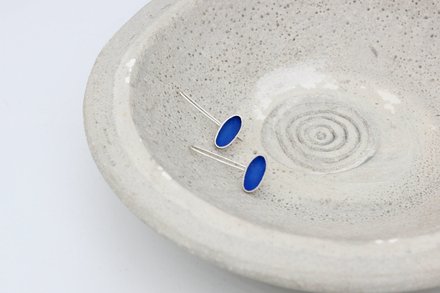Oval shape blue earrings