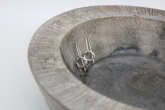 Minimal round earrings