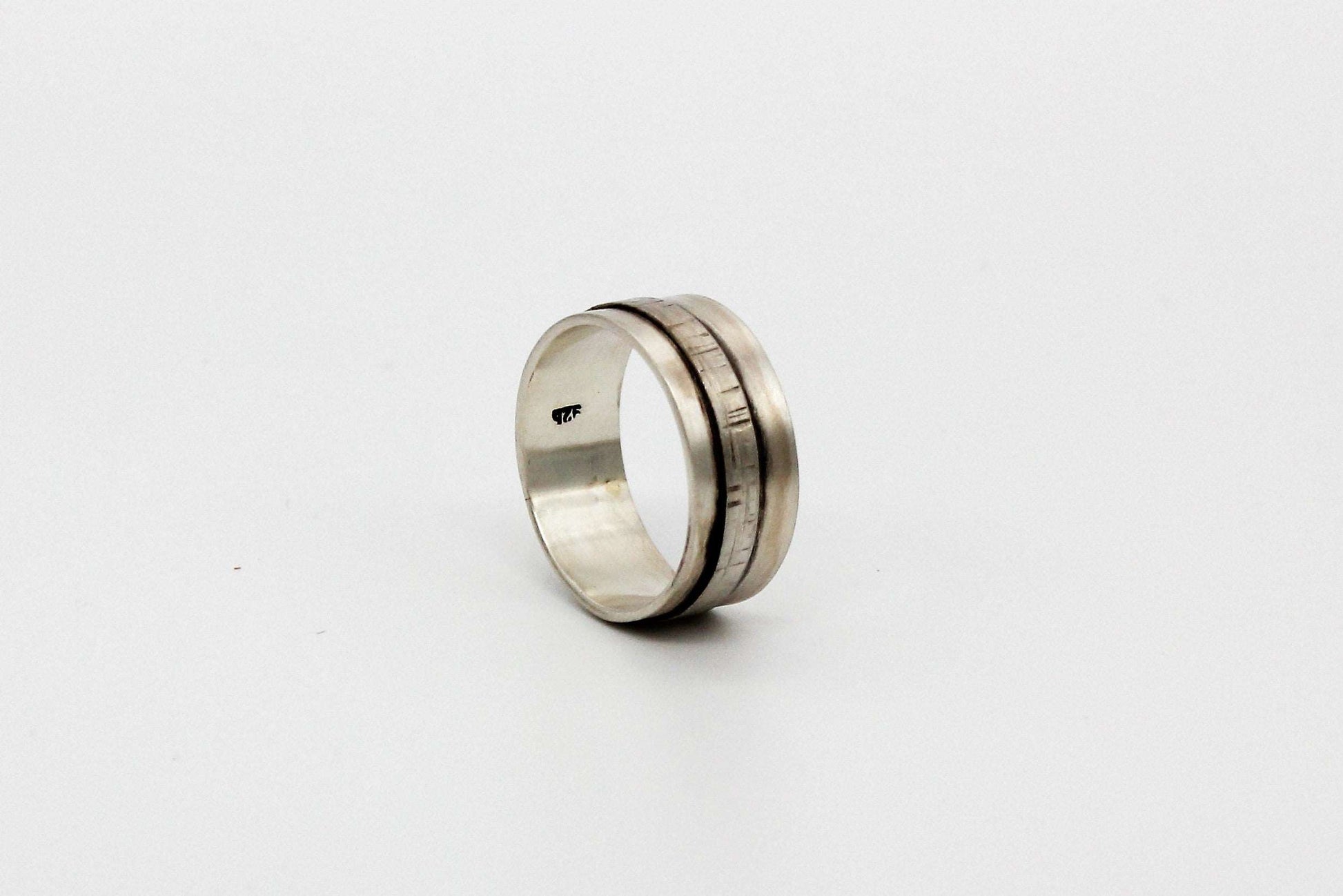 Unisex silver hammered ring