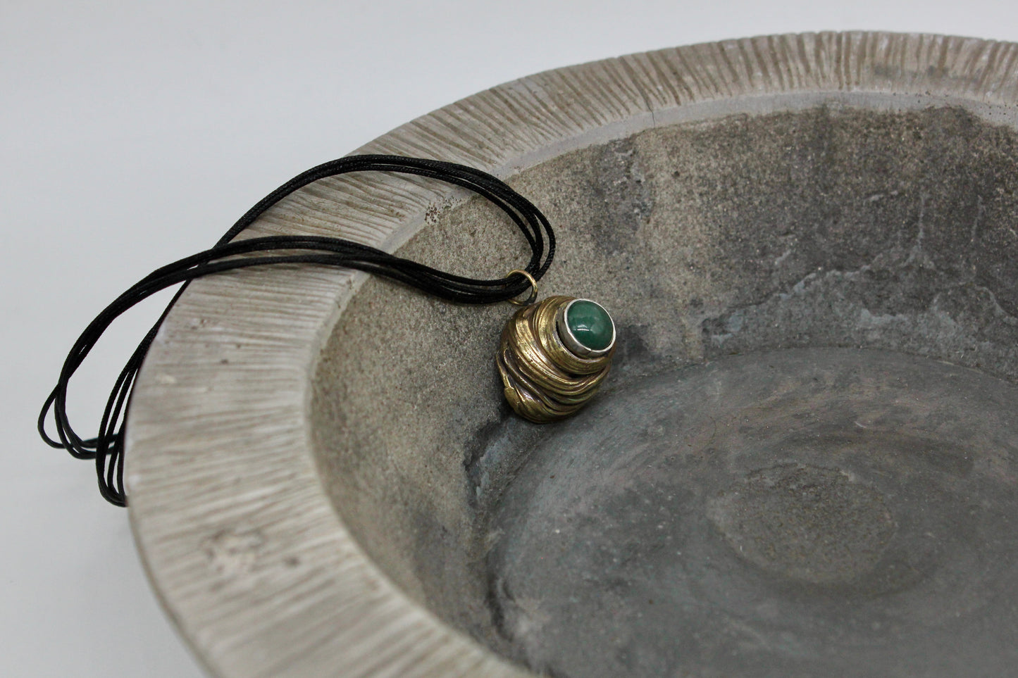 Nest brass pendant